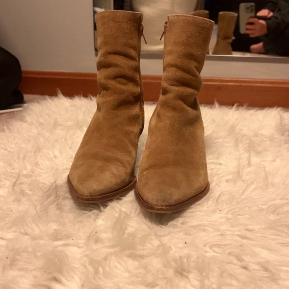 Camel suede Matisse boots